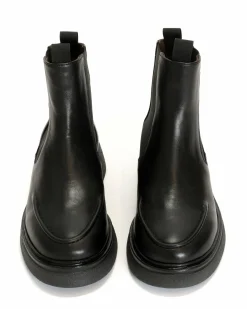 Anonymous Copenhagen Kikie flat platform^ Flats