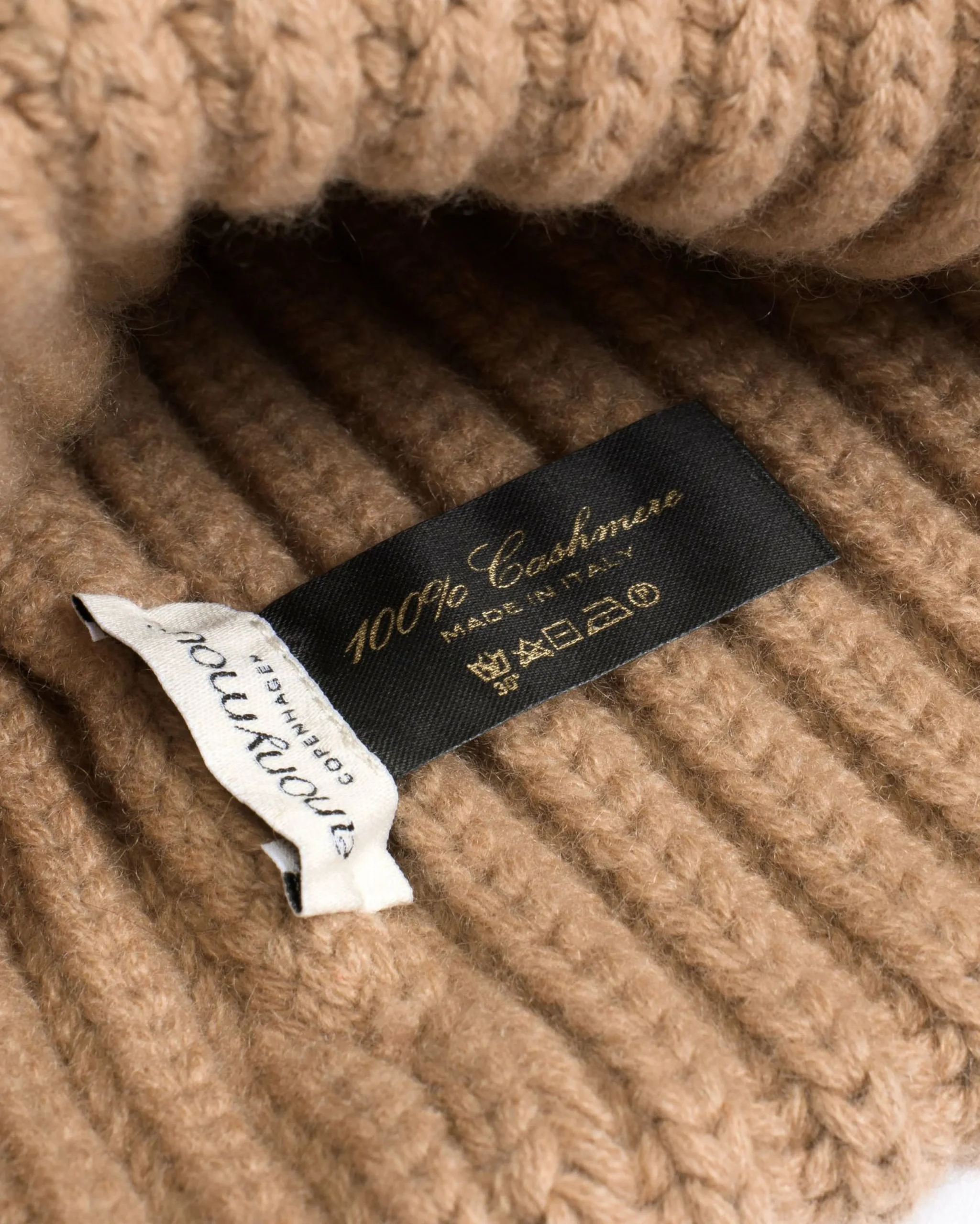 Anonymous Copenhagen Sandra cashmere beanie^ Cashmere