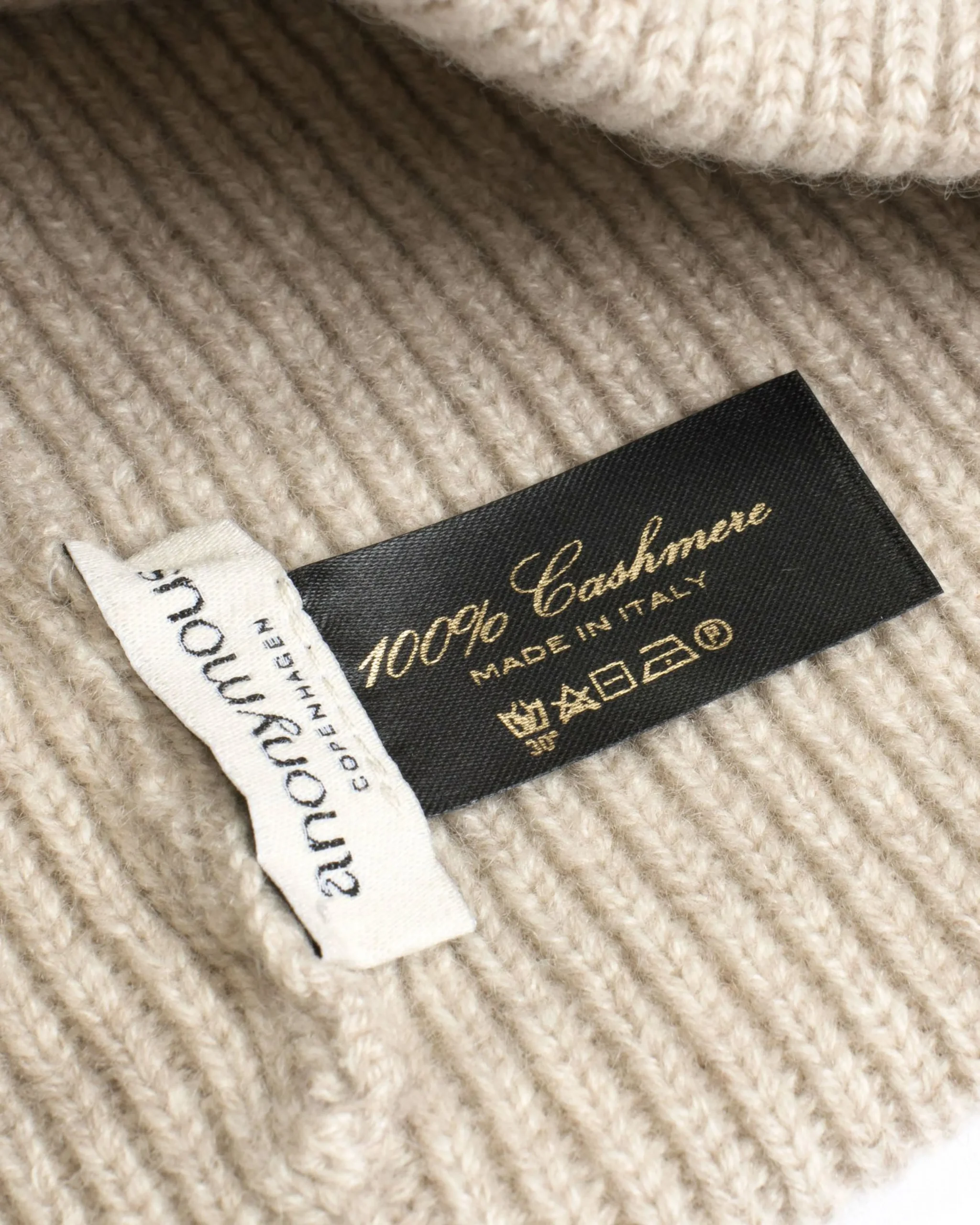 Anonymous Copenhagen Vinni cashmere beanie^ Cashmere