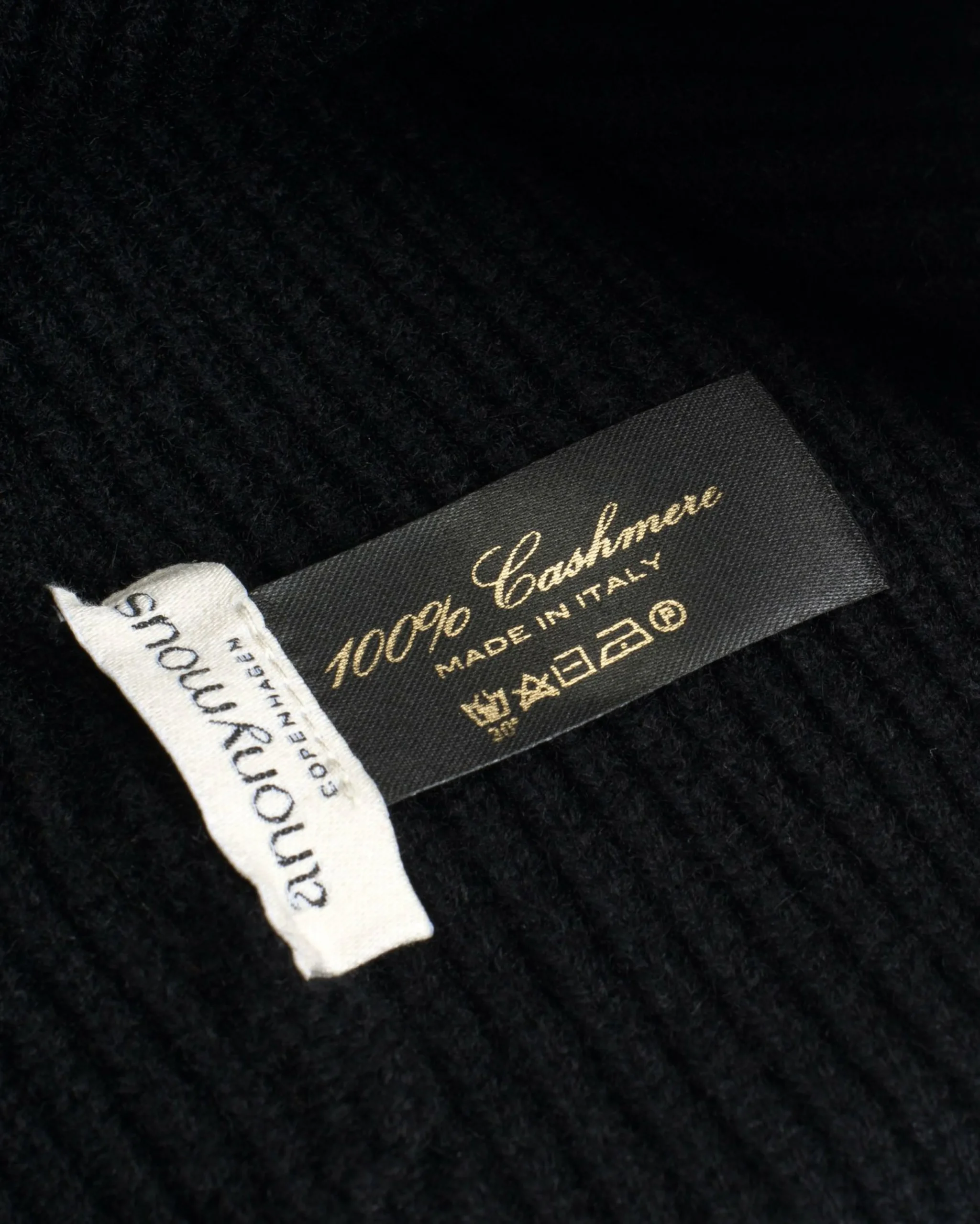 Anonymous Copenhagen Vinni cashmere beanie^ Cosy Essentials